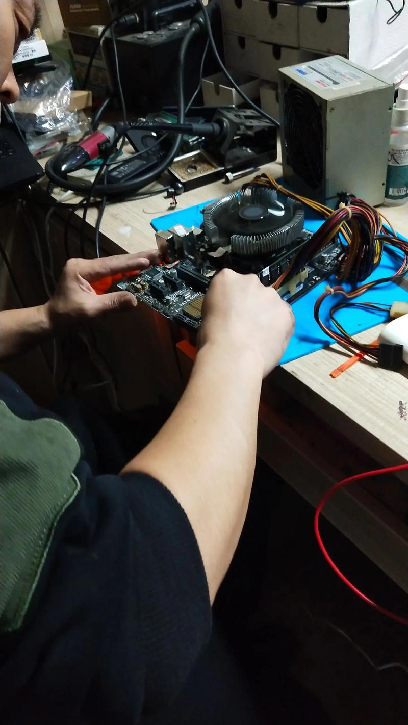 維修人說要換電路板怎么辦呀，維修電路板需要用什么工具